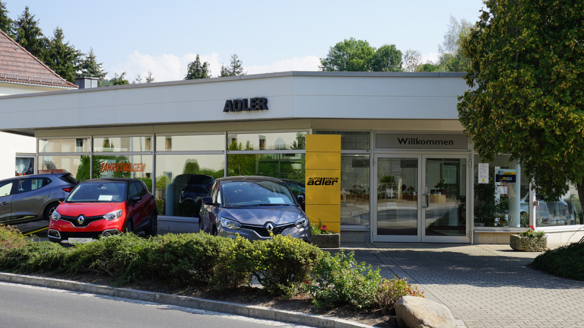 Eingangsbereich Autohaus Siegfried Adler